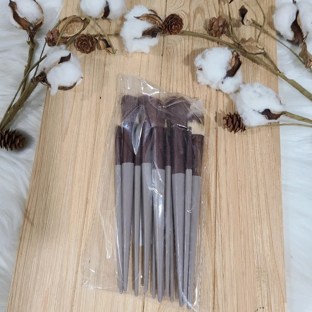 🎉🎉NEW🎉🎉 13PC MAROON HANDLE Makeup Brush Set